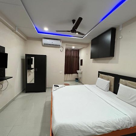 5 Star Grand Hotell Shamshabad Eksteriør bilde