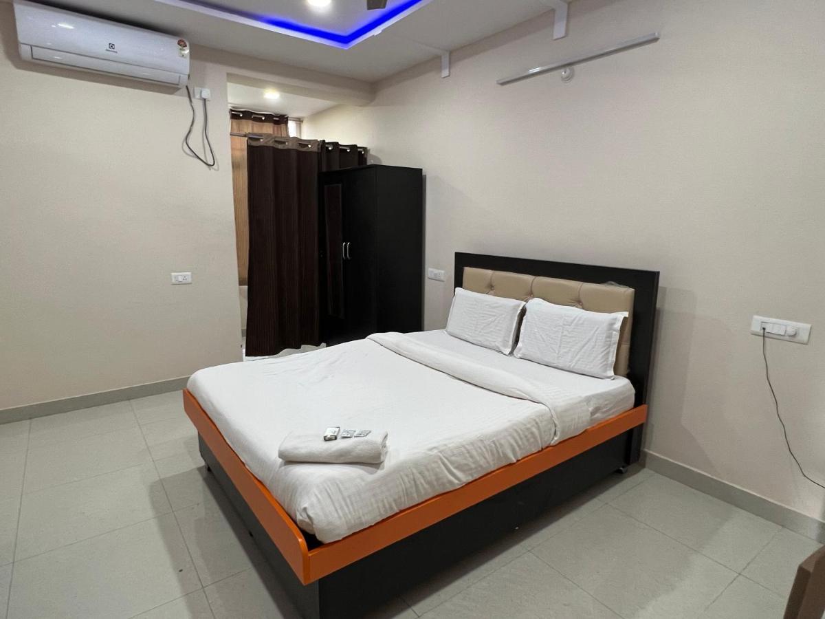 5 Star Grand Hotell Shamshabad Eksteriør bilde