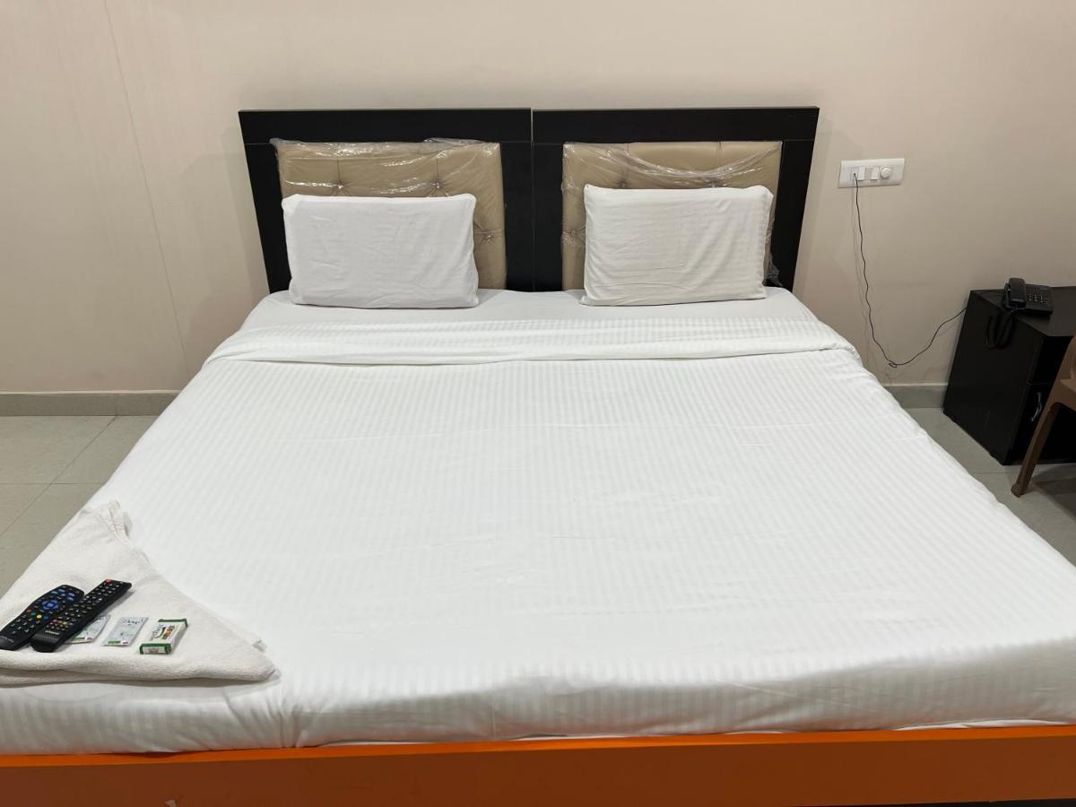 5 Star Grand Hotell Shamshabad Eksteriør bilde