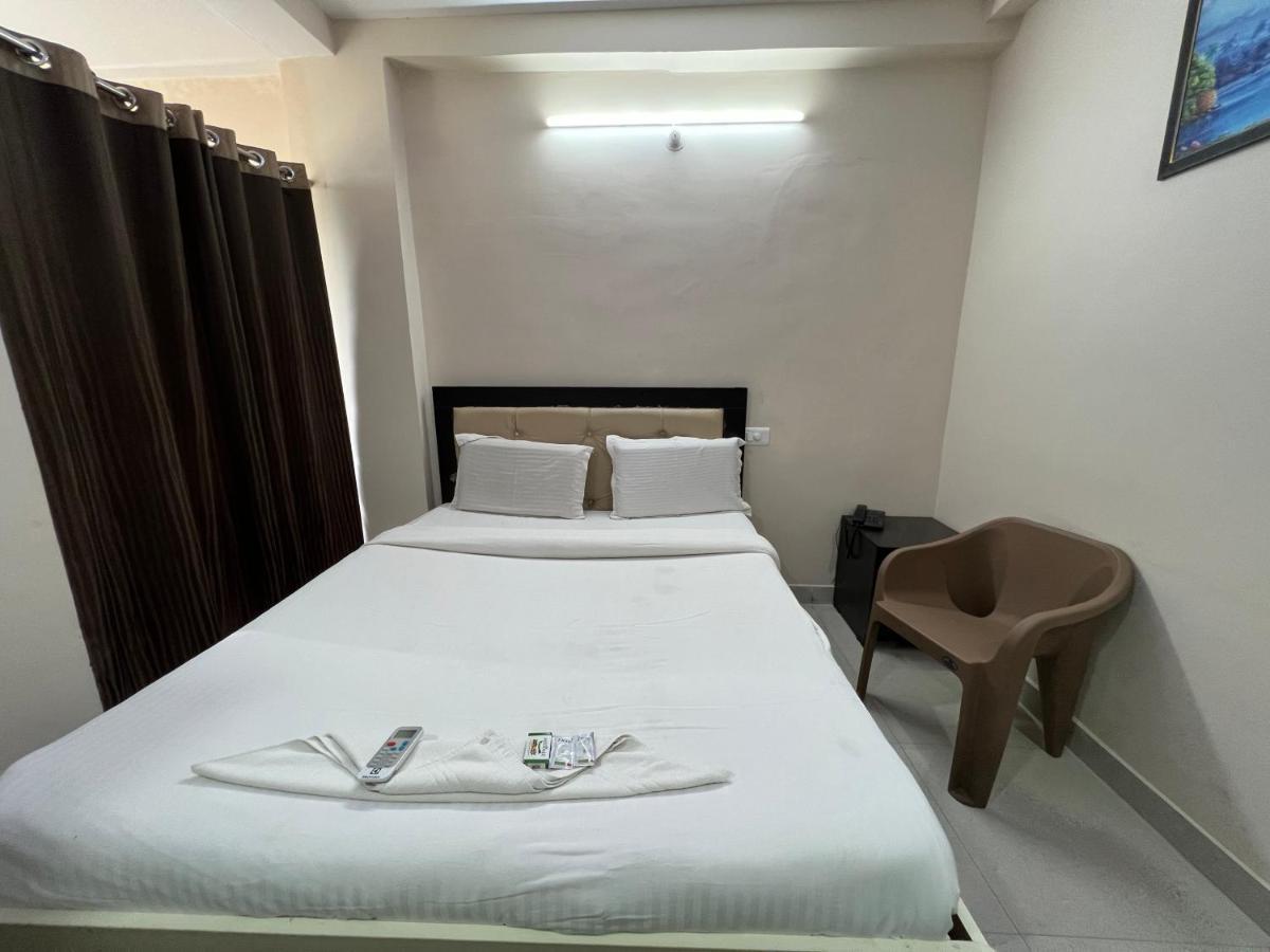 5 Star Grand Hotell Shamshabad Eksteriør bilde